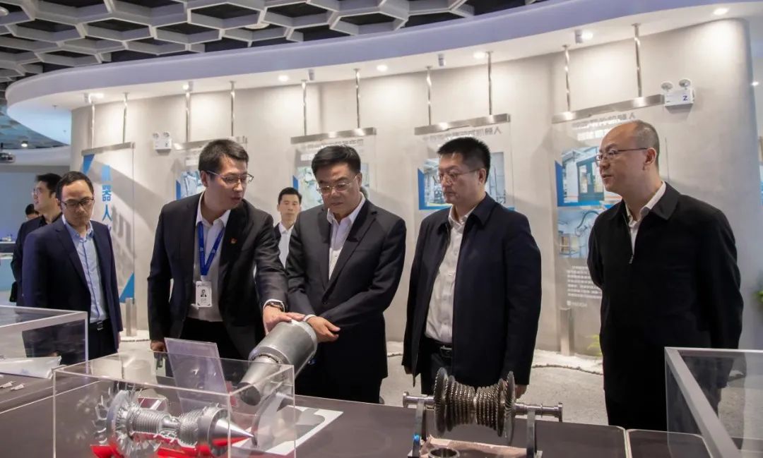 ���Kʡί�M���������L